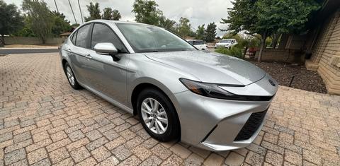 Toyota Camry Hybrid 2026