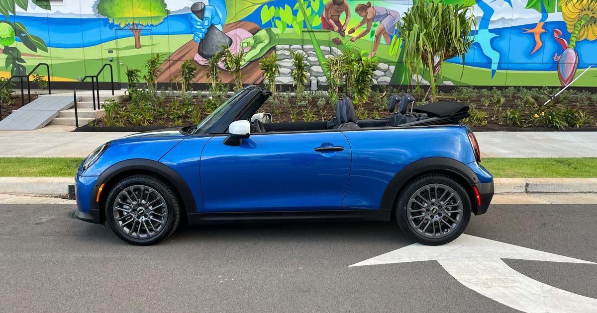 【新品未開封】　MATE MINI Ocean Shimmer (Blue) MINI Convertible 2026 rental in Ewa Beach, HI by Nick | Turo