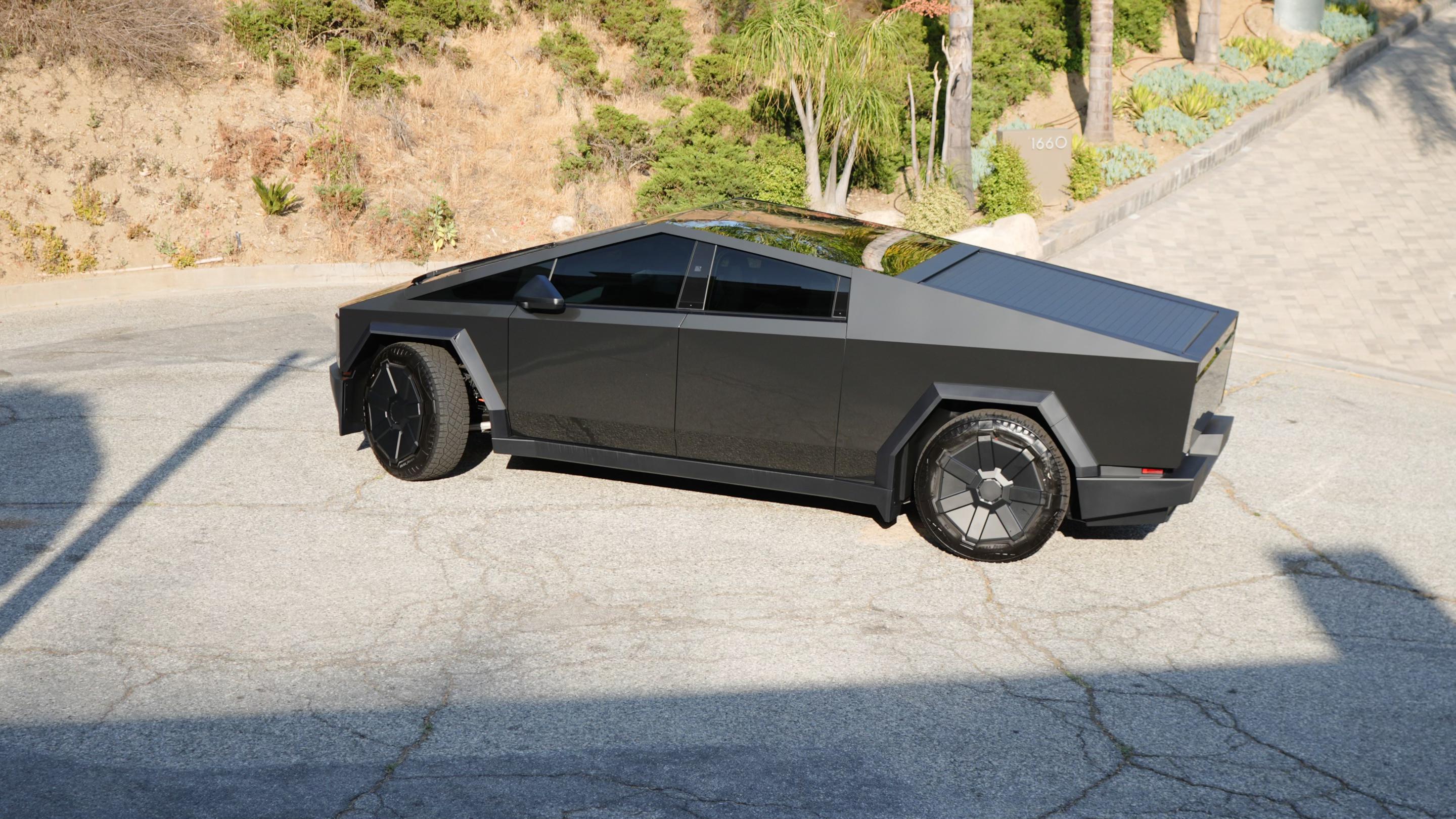 Tesla Cybertruck 2025 in Los Angeles, CA