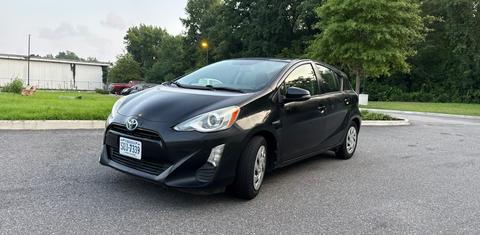 Toyota Prius c 2016