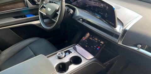Cadillac VISTIQ 2026