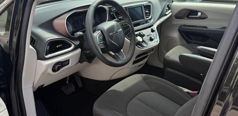 Chrysler Voyager 2024