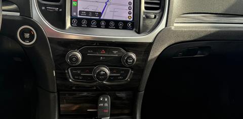 Chrysler 300 2017