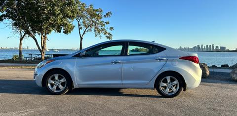 Hyundai Elantra 2012