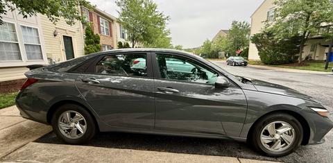 Hyundai Elantra 2024
