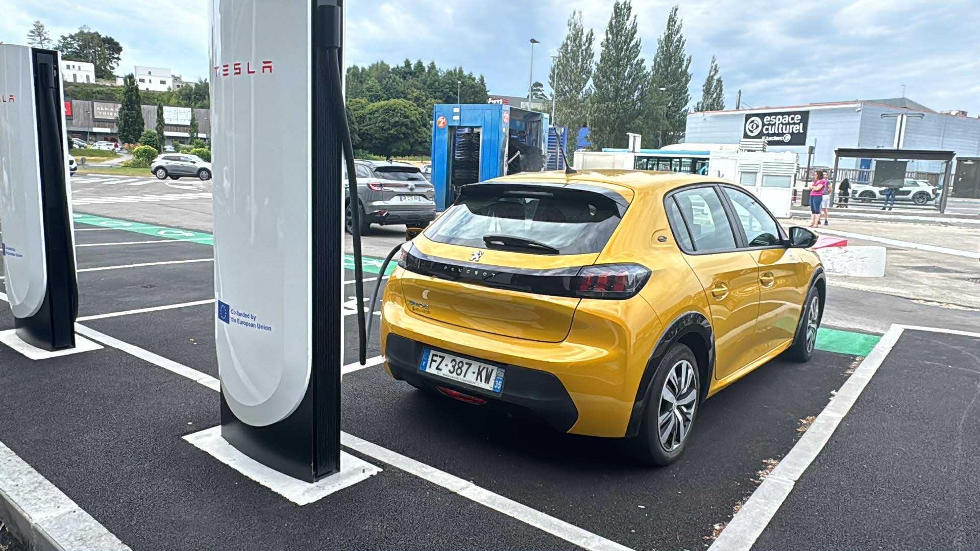 Peugeot 208 2021 à Quimper