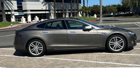 Tesla Model S 2015
