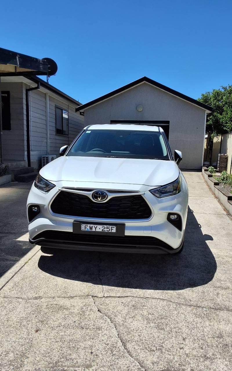 Toyota KLUGER 2025 in Granville