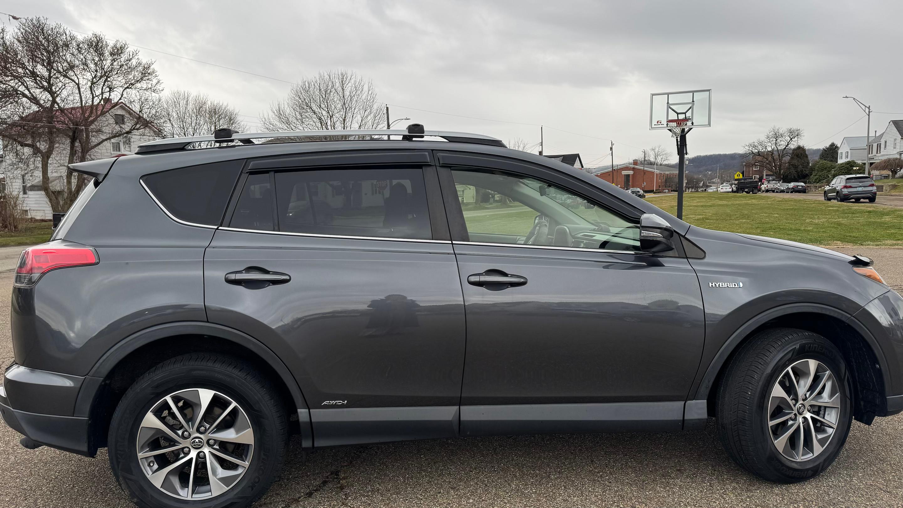 Toyota RAV4 Hybrid 2018 in Brackenridge, PA