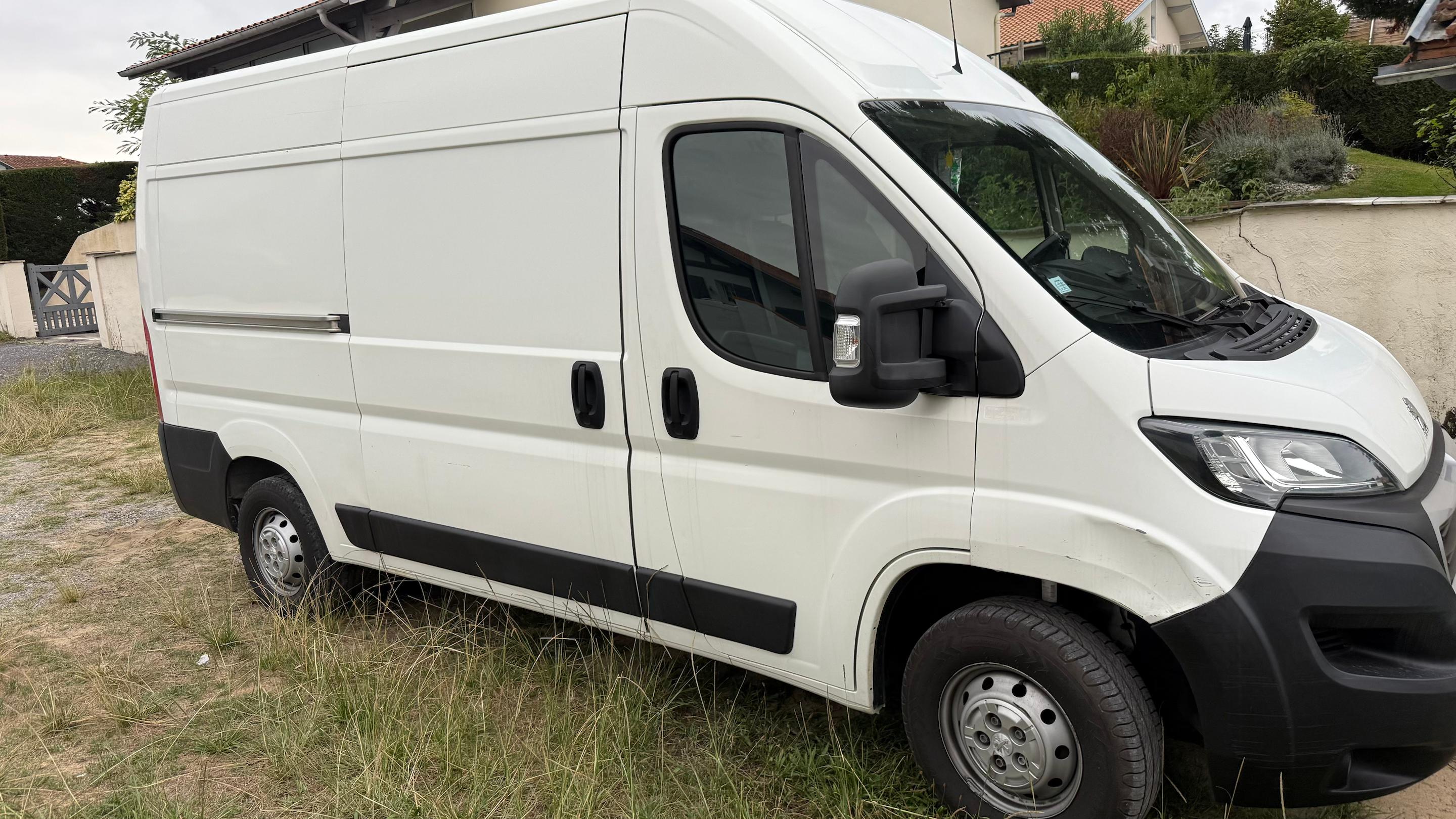 Peugeot BOXER 2021 à Ondres