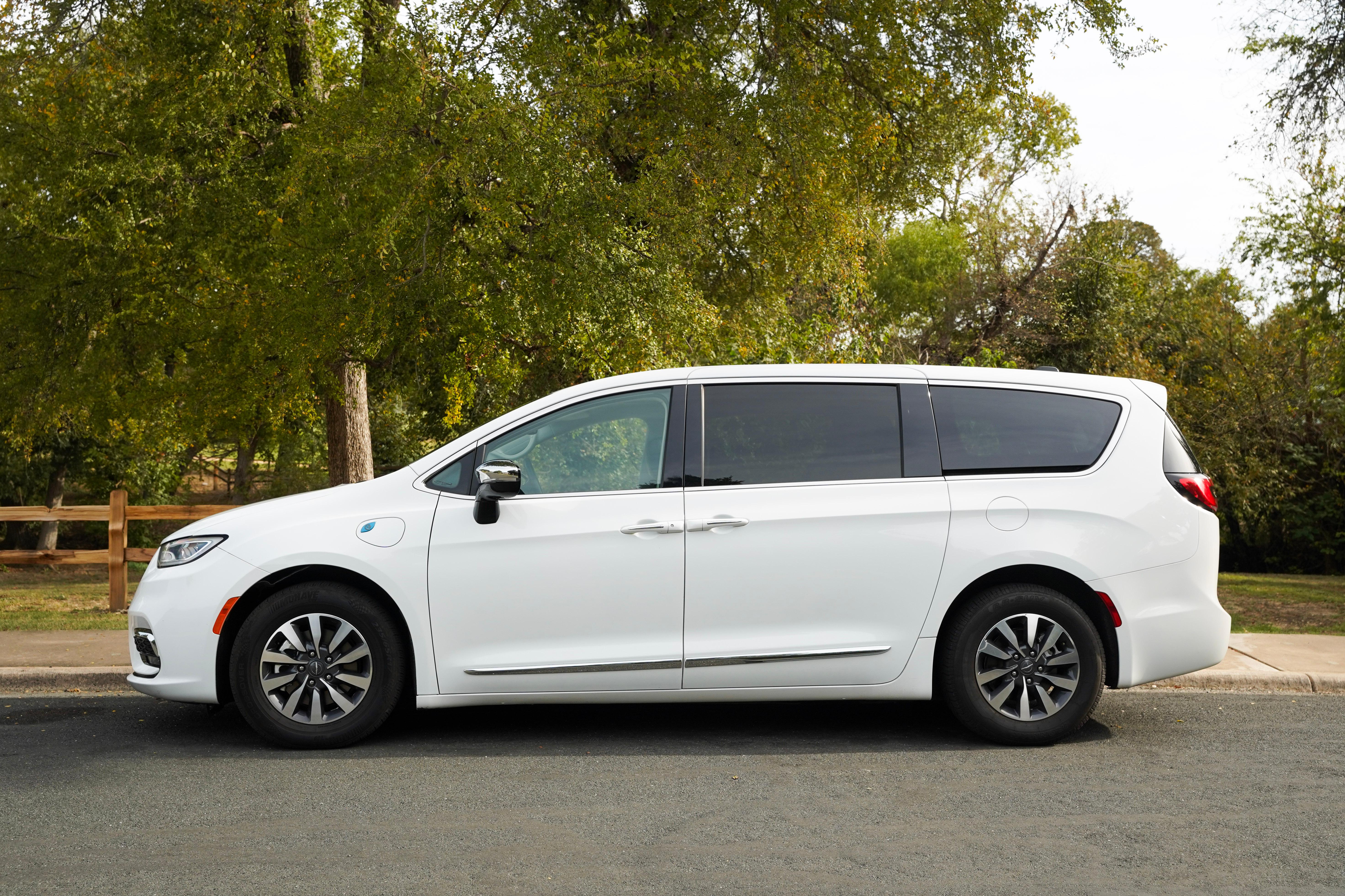 Chrysler Pacifica 2023 in Austin, TX