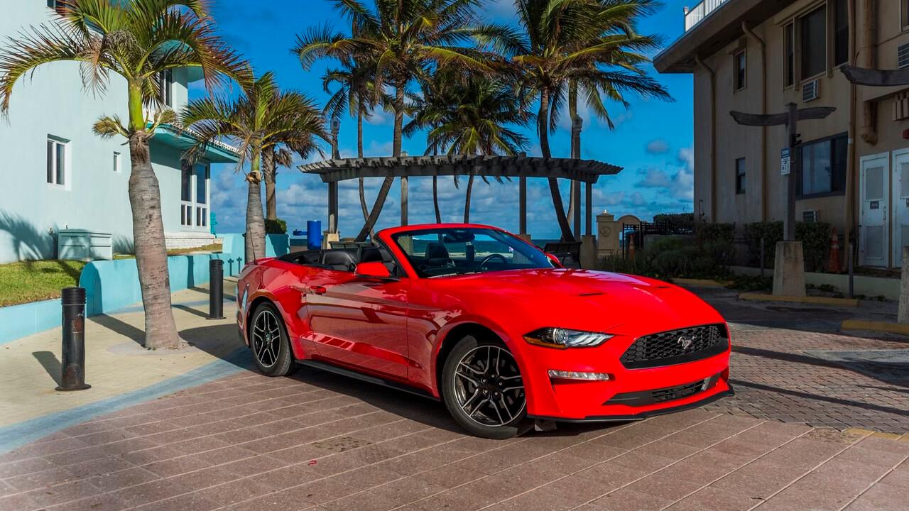 Ford Mustang 2023 in Miami, FL