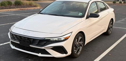 Hyundai Elantra 2025