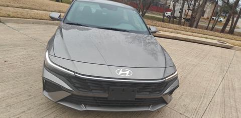 Hyundai Elantra 2024