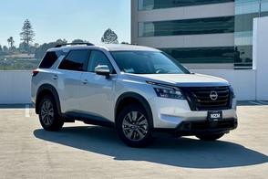 Nissan Pathfinder car