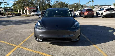 Tesla Model Y 2025