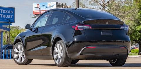 Tesla Model Y 2024