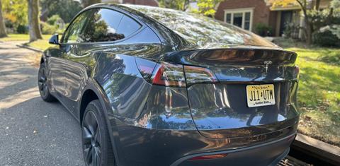 Tesla Model Y 2024