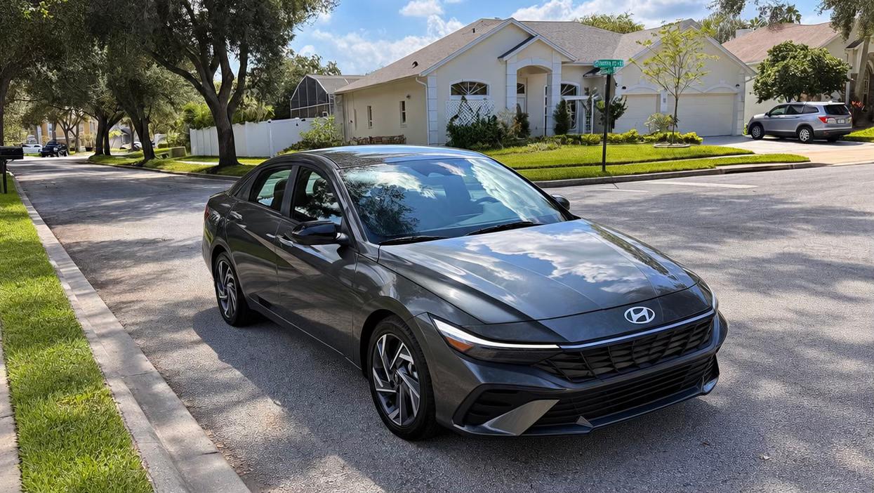 Hyundai Elantra 2025 in Orlando, FL