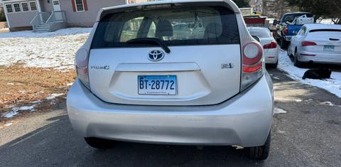 Toyota Prius c 2014