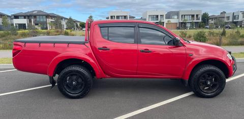 Mitsubishi TRITON 2014