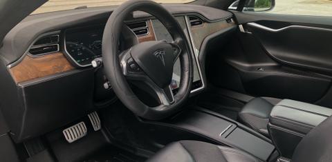 Tesla Model S 2016
