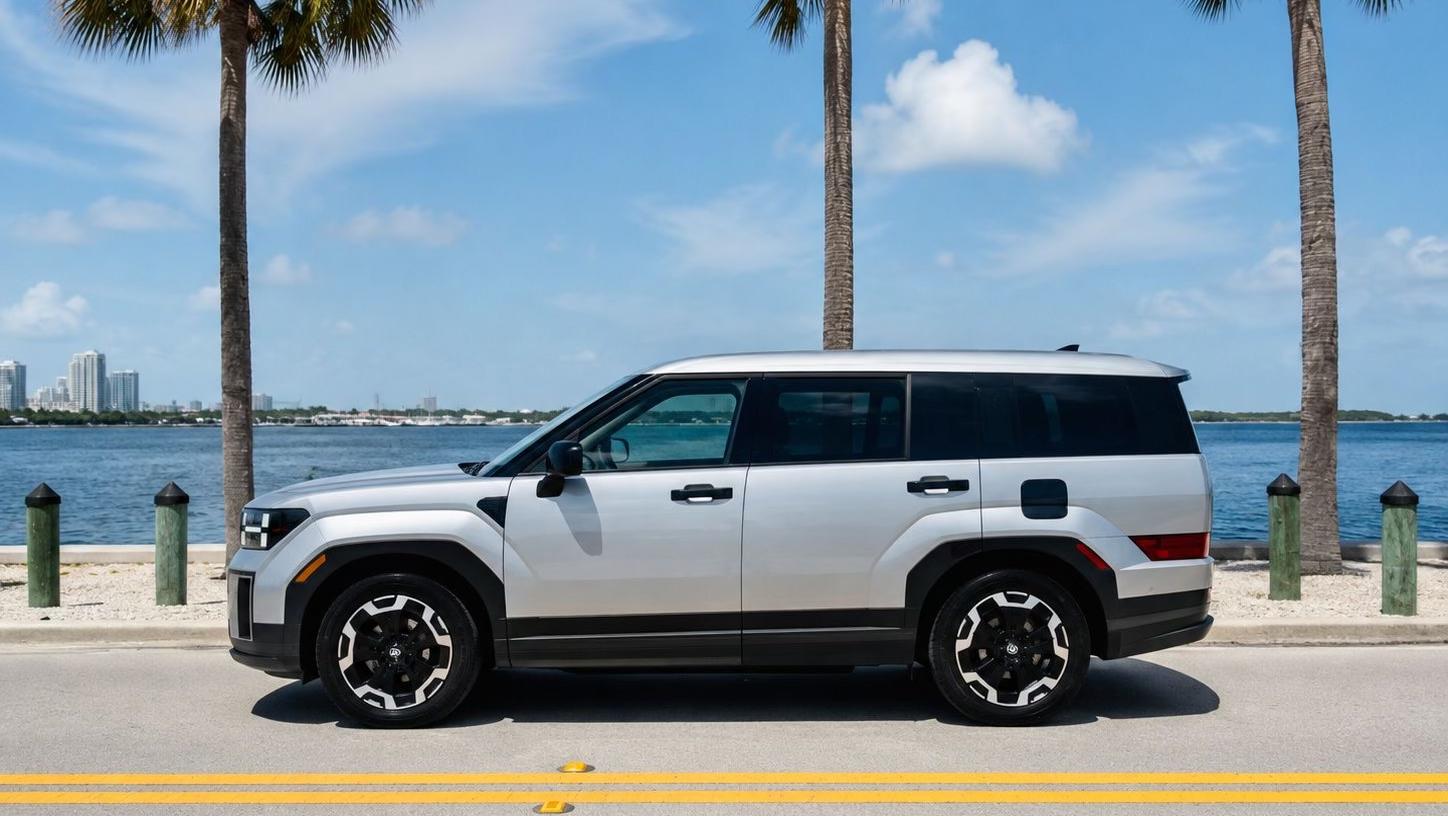 Hyundai Santa Fe 2024 in Miami, FL