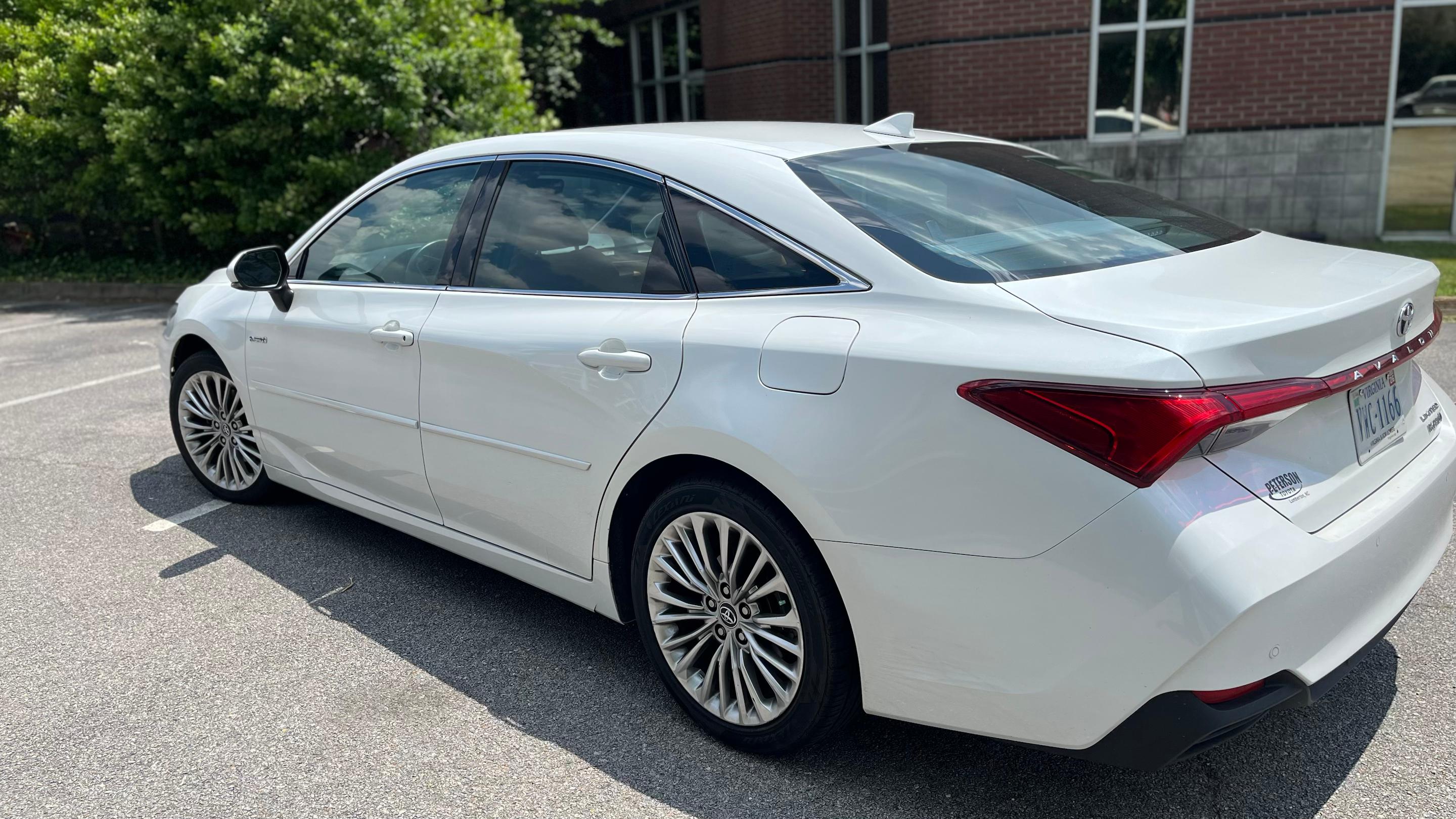 Toyota Avalon Hybrid 2020 in Hampton, VA