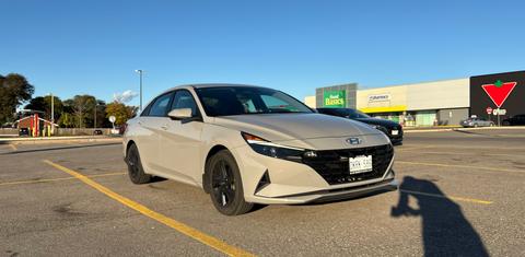Hyundai Elantra 2022