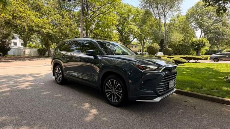 Toyota Grand Highlander 2025 in Dix Hills, NY