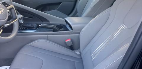 Hyundai Elantra 2024