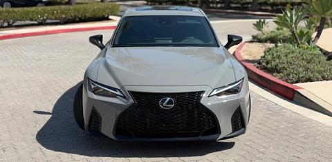 Lexus IS 2025