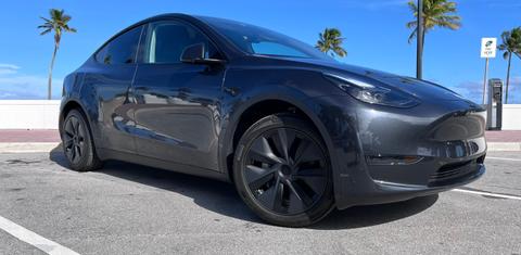Tesla Model Y 2024