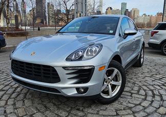 Porsche Macan car