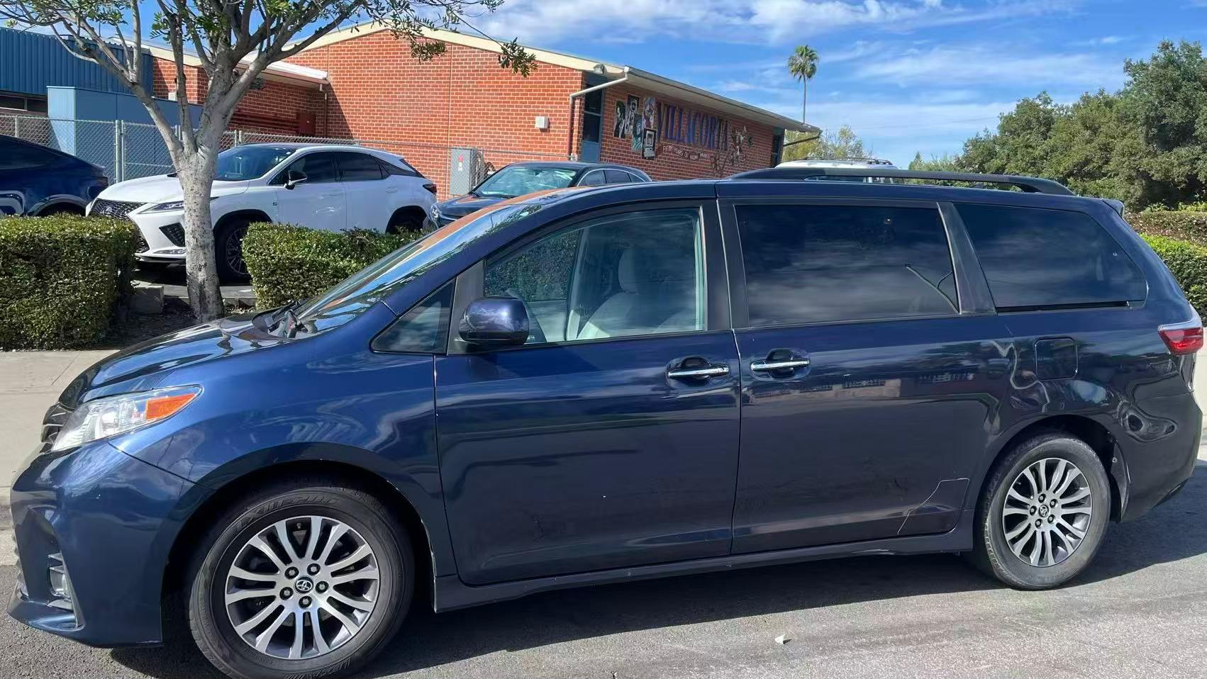 Toyota Sienna 2018 in 