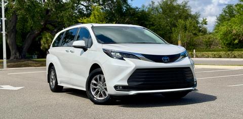 Toyota Sienna 2025