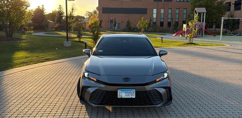 Toyota Camry Hybrid 2025