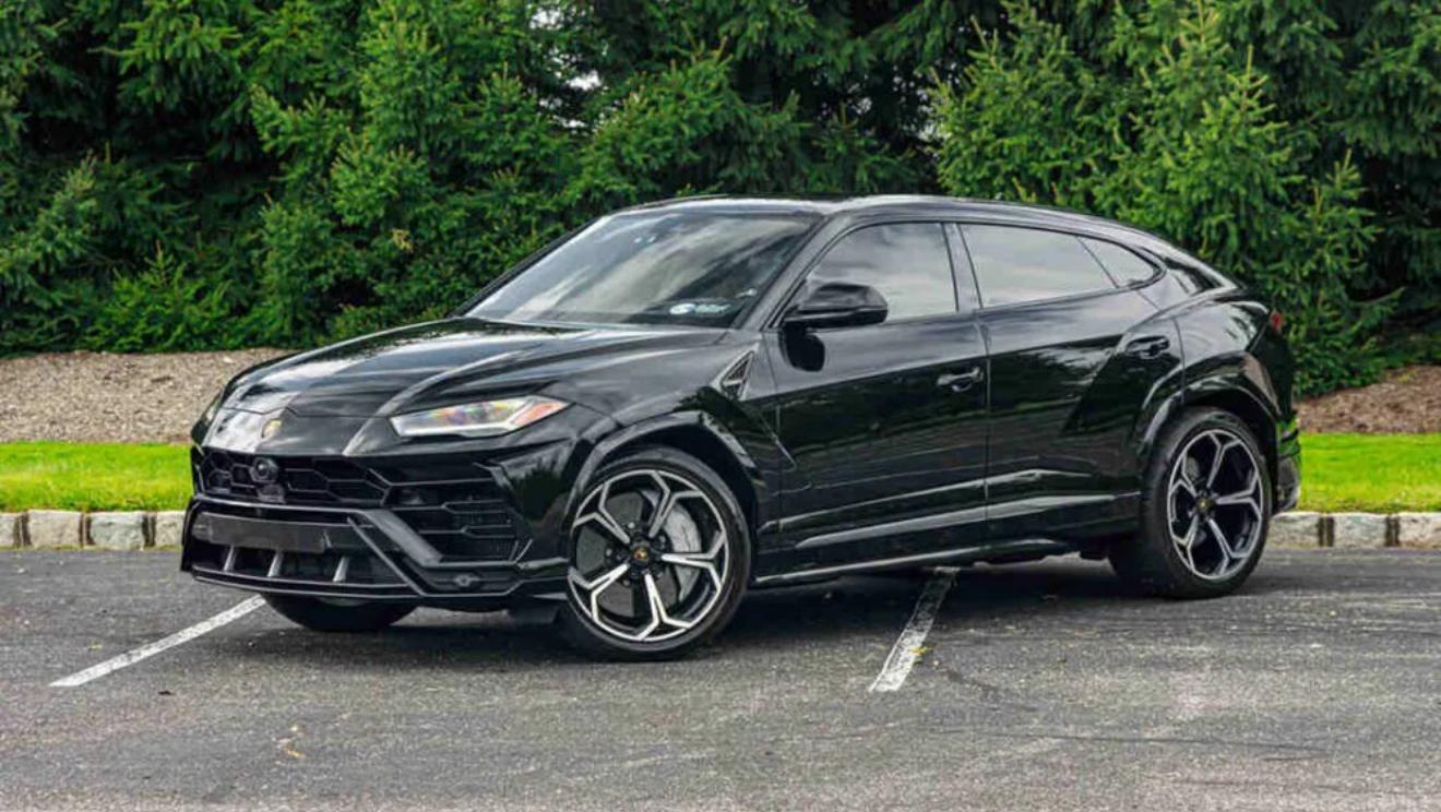 Lamborghini Urus 2021 in Newton, MA