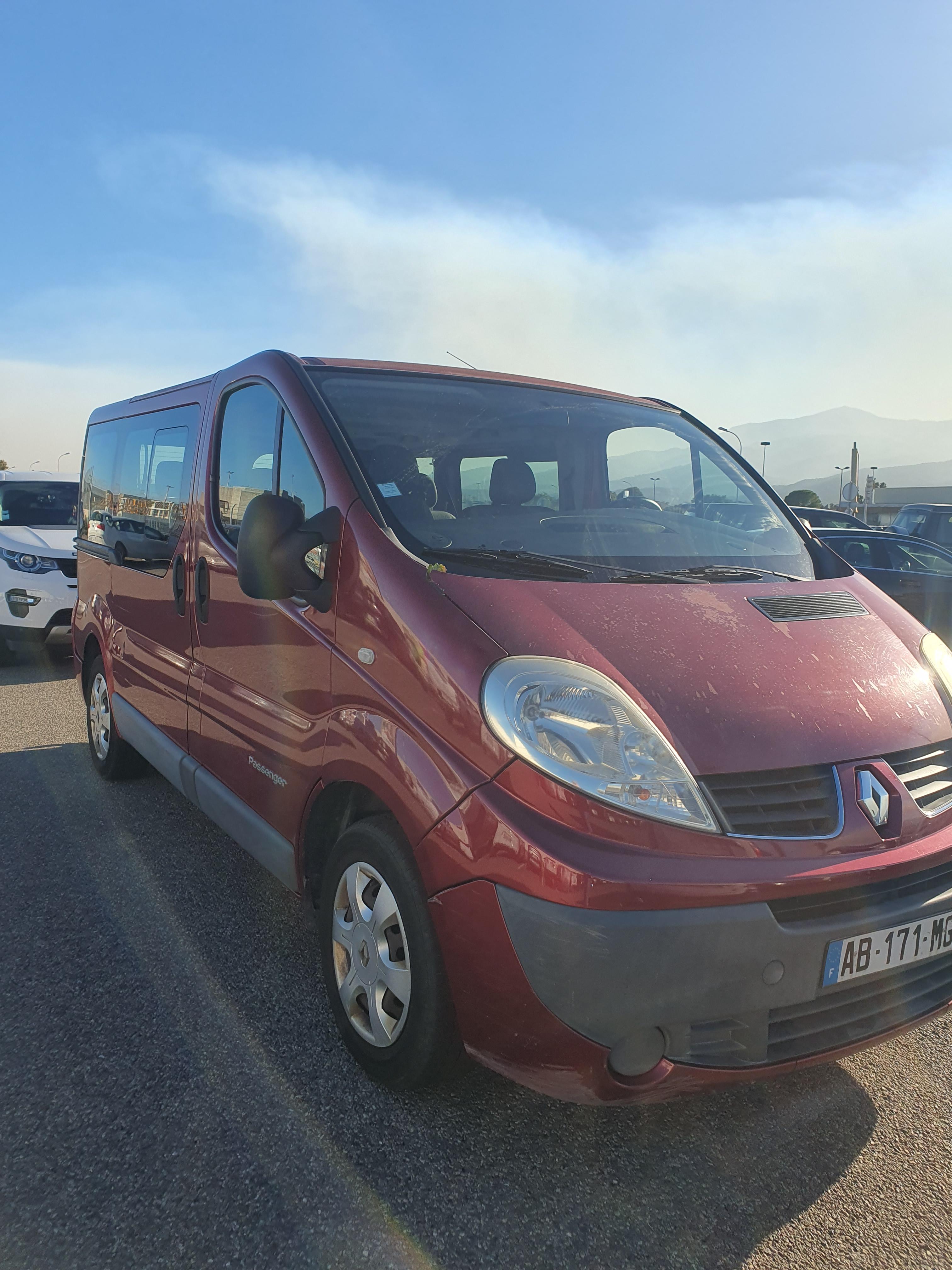 Renault TRAFIC PASSENGER 2009 à San-Nicolao