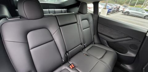 Tesla Model Y 2025