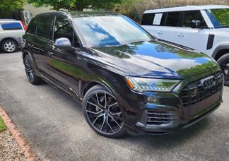 Audi Q7 car