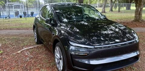 Tesla Model Y 2026