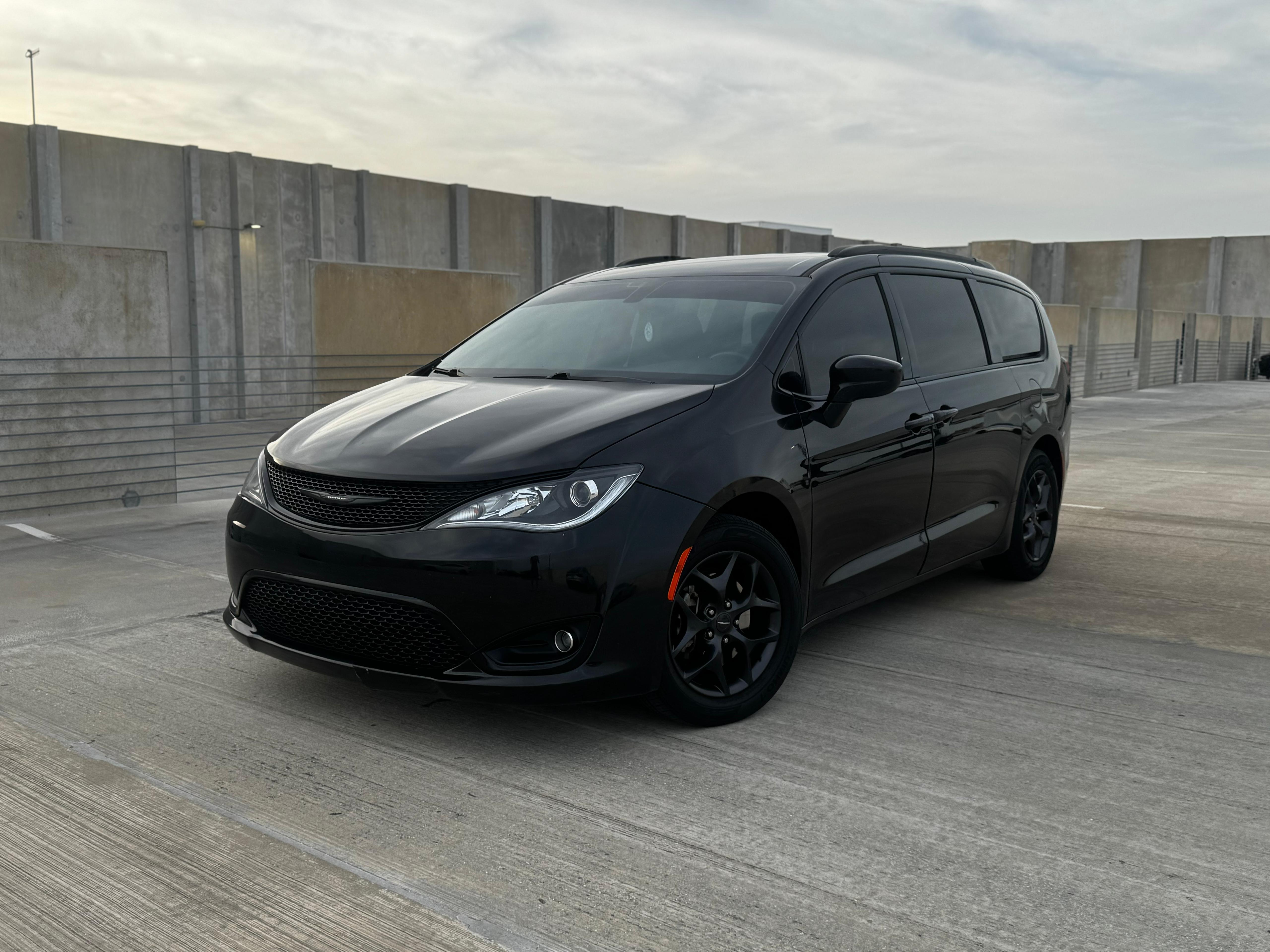 Chrysler Pacifica 2018 in Orlando, FL