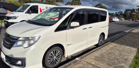 Nissan Serena Hybrid 2014