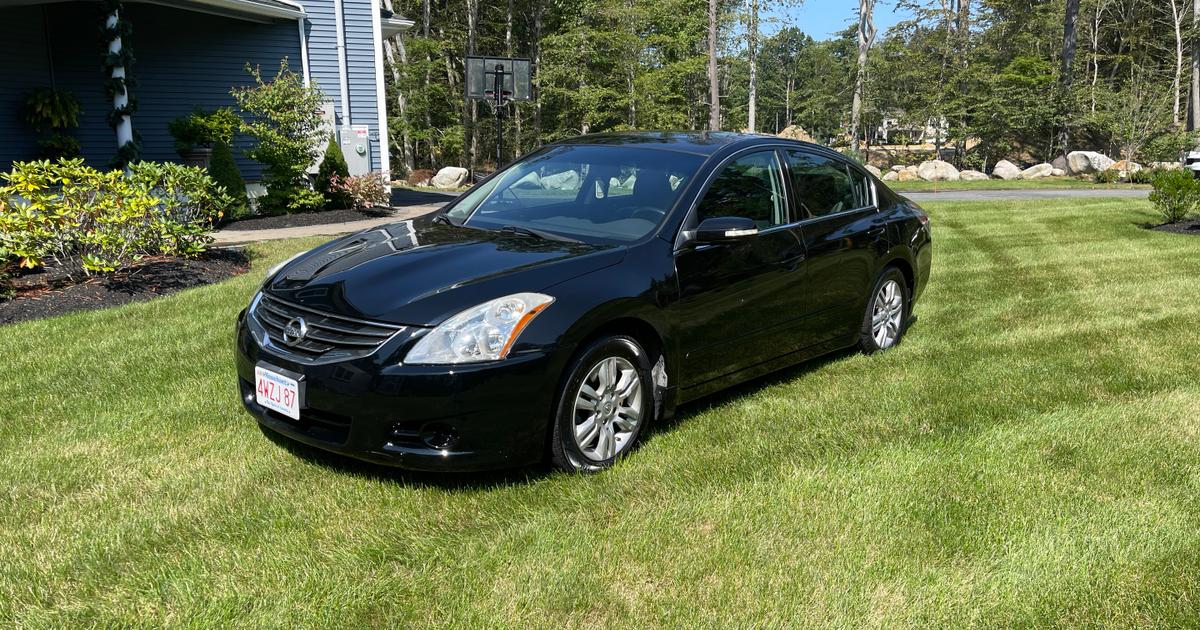Nissan Altima 2012 rental in Abington, MA by True V. Turo