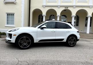 Porsche Macan car