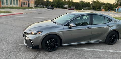 Toyota Camry Hybrid 2026