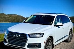 Audi Q7 car