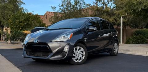 Toyota Prius c 2015