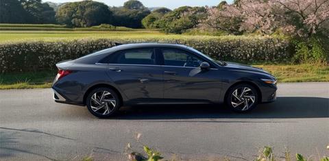 Hyundai Elantra 2025